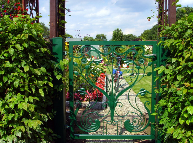 schmiedeeisernes-gartentor